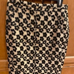 Gorgeous skirt in tan and black